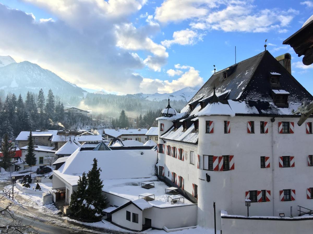 Family Hotel Schloss Rosenegg Fieberbrunn Exterior photo